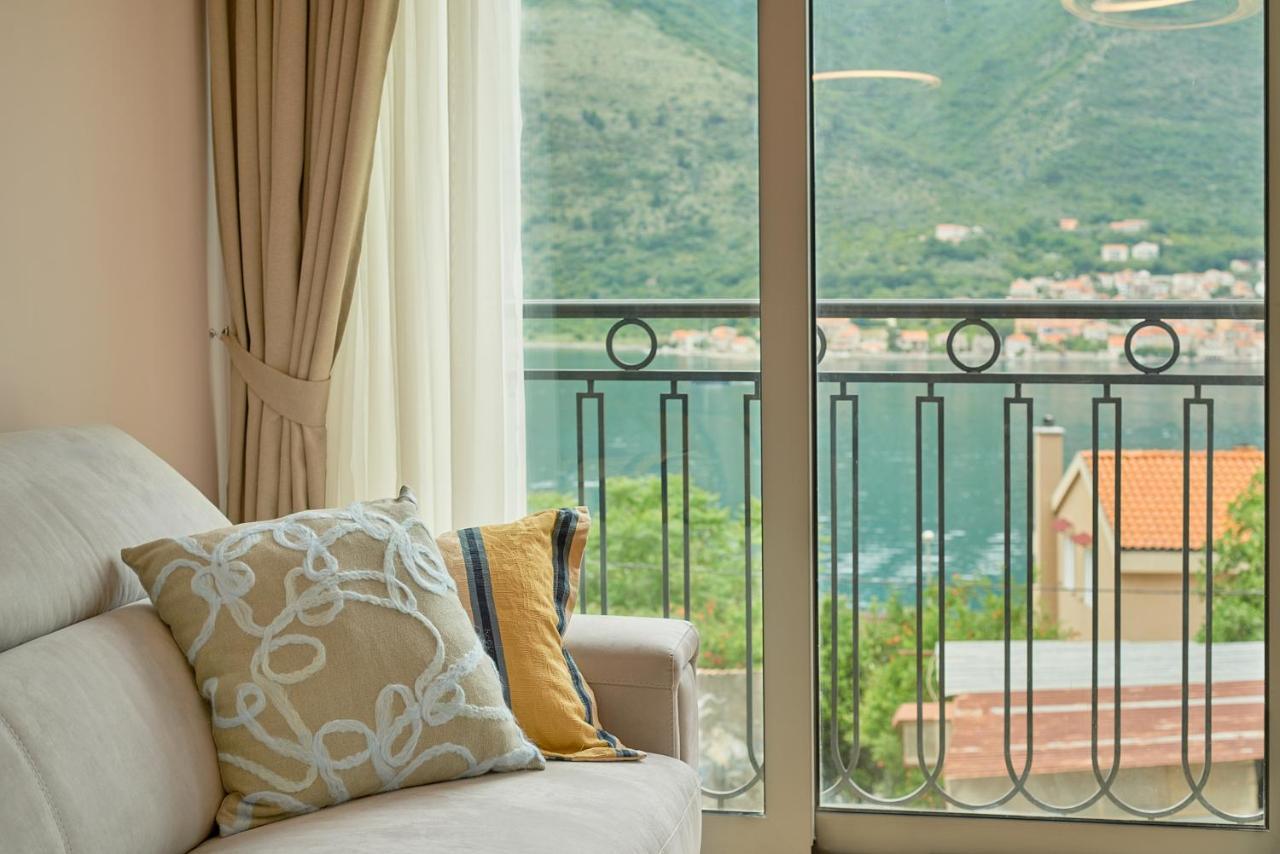 2Montenegro Limeta Apartments With Pool Cattaro Esterno foto